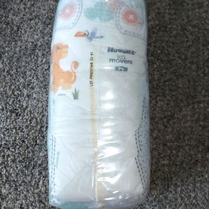 Huggies little movers size 6